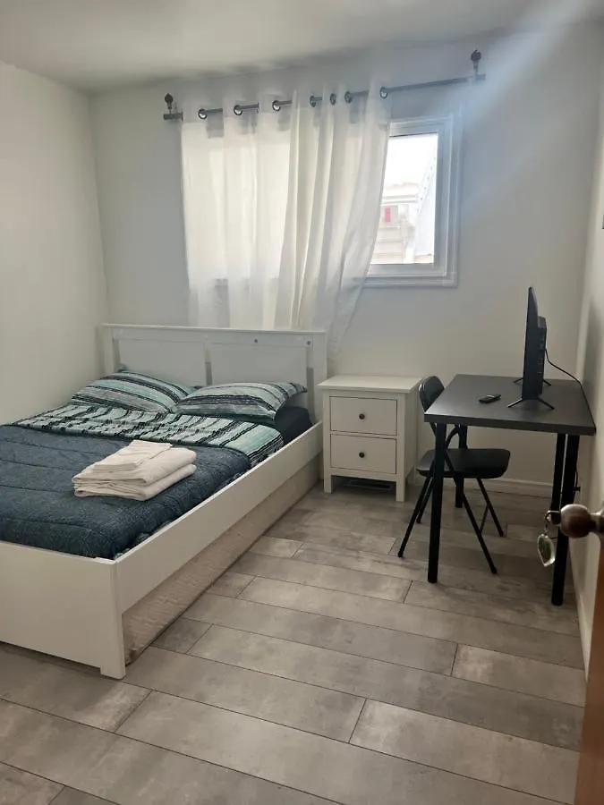Room In Edmonton*Wifi*Netflix*Tv*Parking Kanada